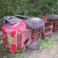 Nelaimė Šalčininkų r.: apvirtus traktoriui žuvo jo vairuotojas