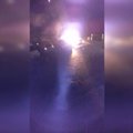 Klaipėdoje daugiabučio kieme naktį padegtas automobilis