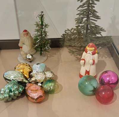 Paroda  „Kalėdų eglei sužibus“  Šiaulių „Aušros“ muziejuje