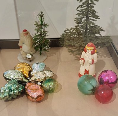 Paroda „Kalėdų eglei sužibus“ Šiaulių „Aušros“ muziejuje