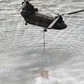 Ant Japonijos AE pilamas vanduo iš kamikadzių sraigtasparnių