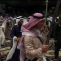 Princas Charlesas dalyvavo tradiciniame Saudo Arabijos kardų šokyje