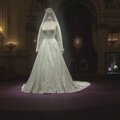 Londone bus eksponuojama garsiausia visų laikų vestuvinė suknelė