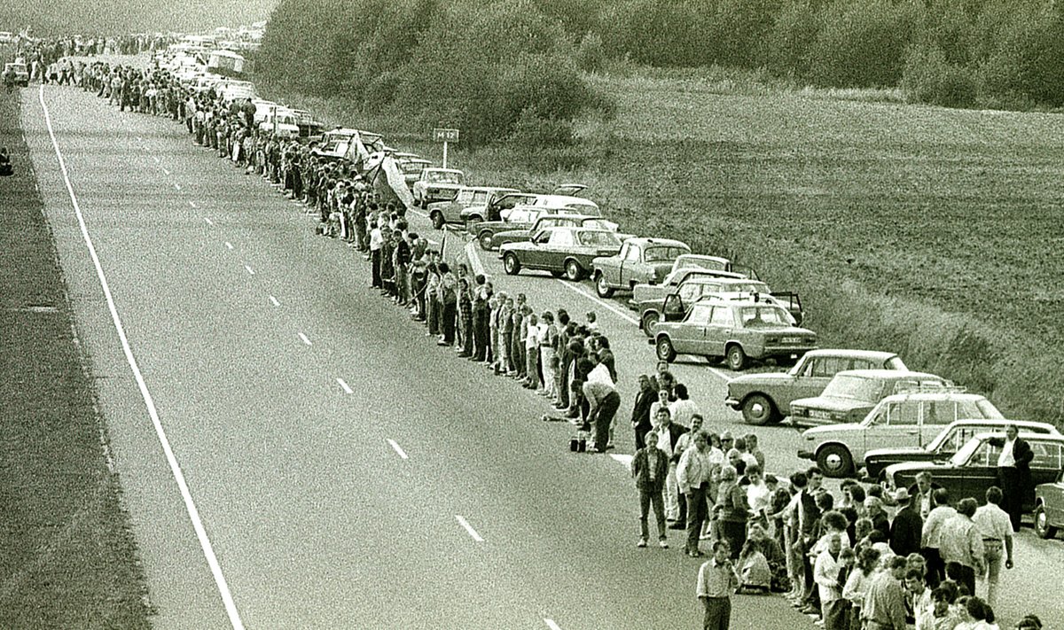 1989, Baltic Way