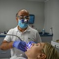 Įspėja susidomėjusius pigesnėmis plastinėmis operacijomis ar odontologijos paslaugomis užsienyje: tokias keliones lydi nemažai pavojų