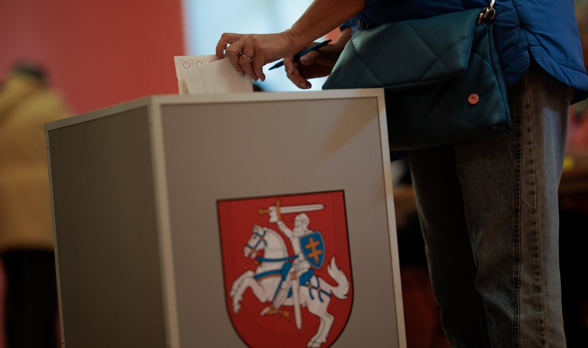 VRK patvirtino pirmojo prezidento rinkimų turo ir referendumo