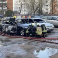 Kaune sprogo ir užsiliepsnojo BMW