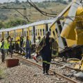 Pietų Afrikoje vienas traukinys trenkėsi į kitą