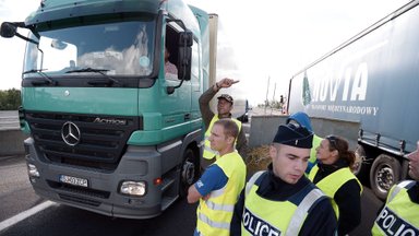 Фактчек: Euronews не выпускал сюжет о том, как протестующие фермеры залили навозом украинское посольство в Париже