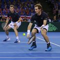 Po dvejetų susitikimų Daviso taurės pusfinalio mačuose pirmauja britai ir argentiniečiai