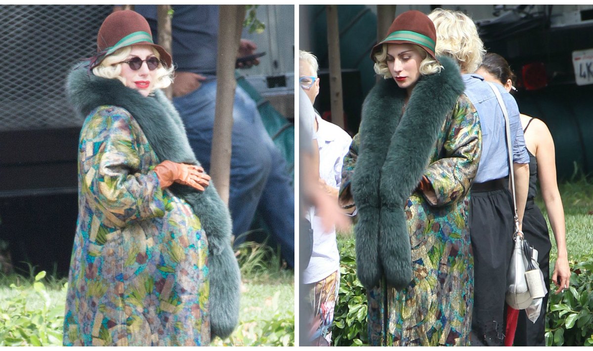Lady Gaga filmavimo aikštelėje pasirodė su nėščiosios pilvu.