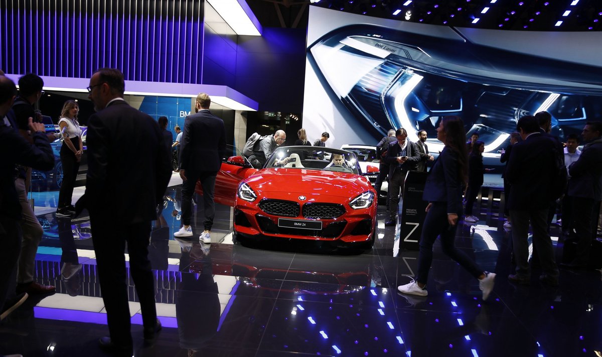 BMW Paryžiaus automobilių parodoje