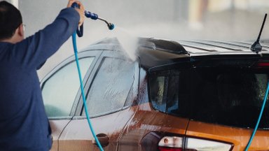 Automobilio švaros procedūros: kuo svarbu pasirūpinti, kad keliauti būtų ir malonu, ir sveika?
