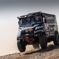 Sunkvežimio ekipažas Dakare gelbėjo „Kamaz“ ir gerino rezultatą: per žingsnį nuo TOP10 bendroje įskaitoje