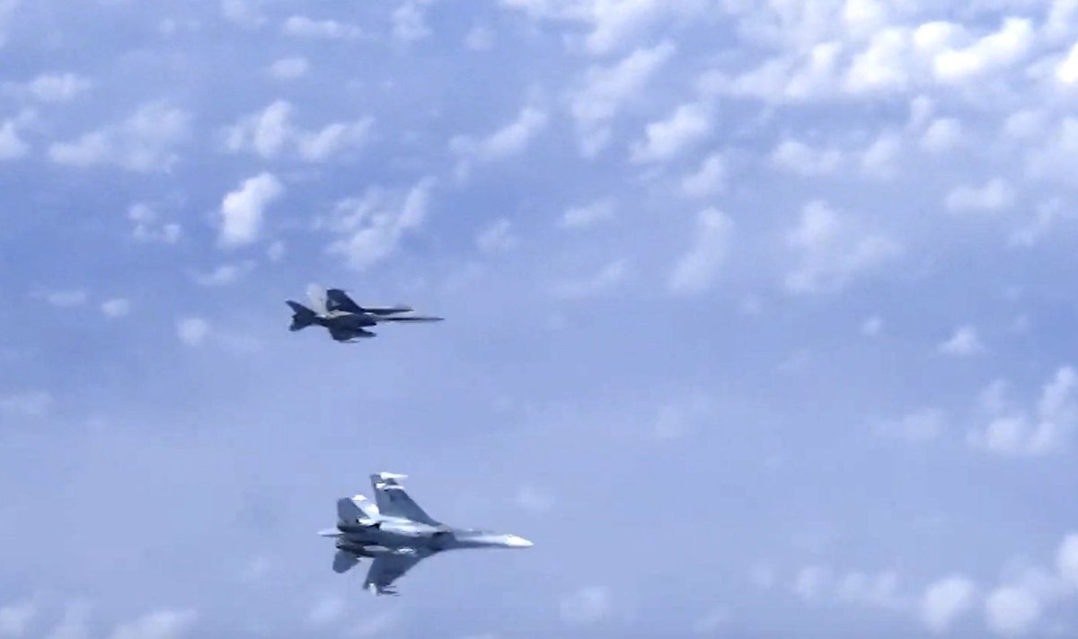 Ispanų F-18 ir rusų Su-27 virš Baltijos jūros