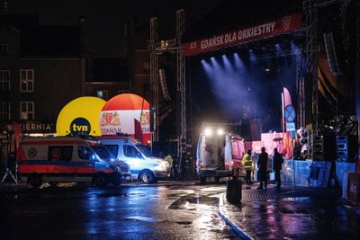 Gdansko meras subadytas ant scenos per labdaros koncertą