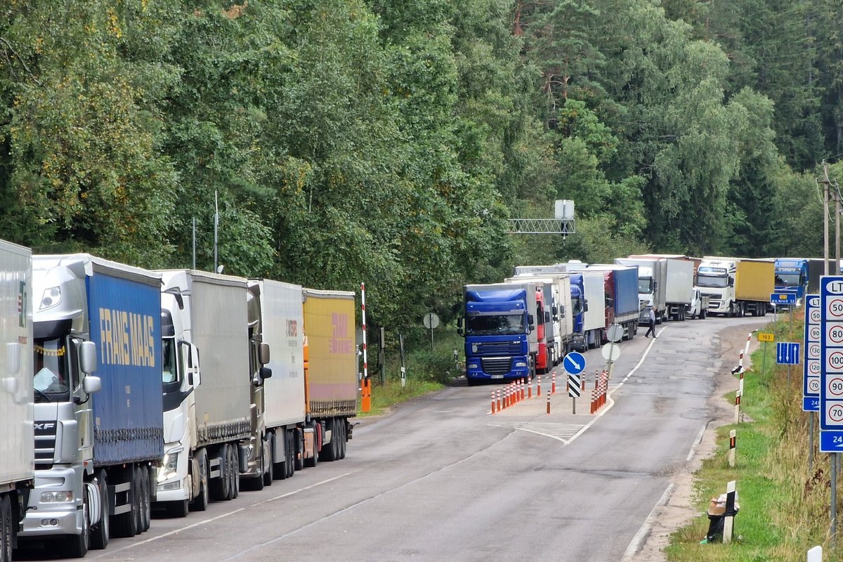 Przewoźnicy: kolejki ciężarówek na granicy mogą się ponownie podwoić