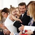 Beckhamų dukrelė Harper jau supažindinama su Niujorko mados savaitės renginiais