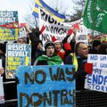 Tūkstančiai airių protestuoja prieš vandens mokestį