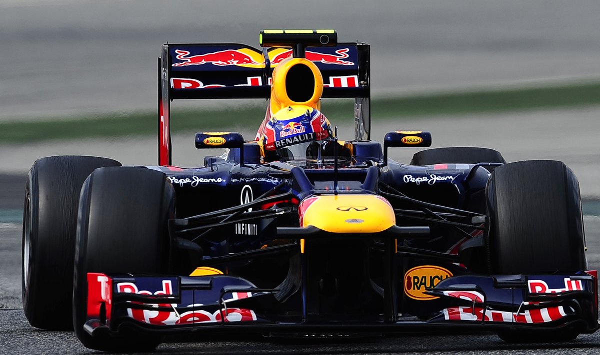 Markas Webberis su "Red Bull" automobiliu 
