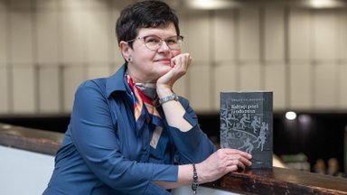 Du šimtmečiai mūsų istorijos sutilpę prozos juvelyrės Danutės Kalinauskaitės romane