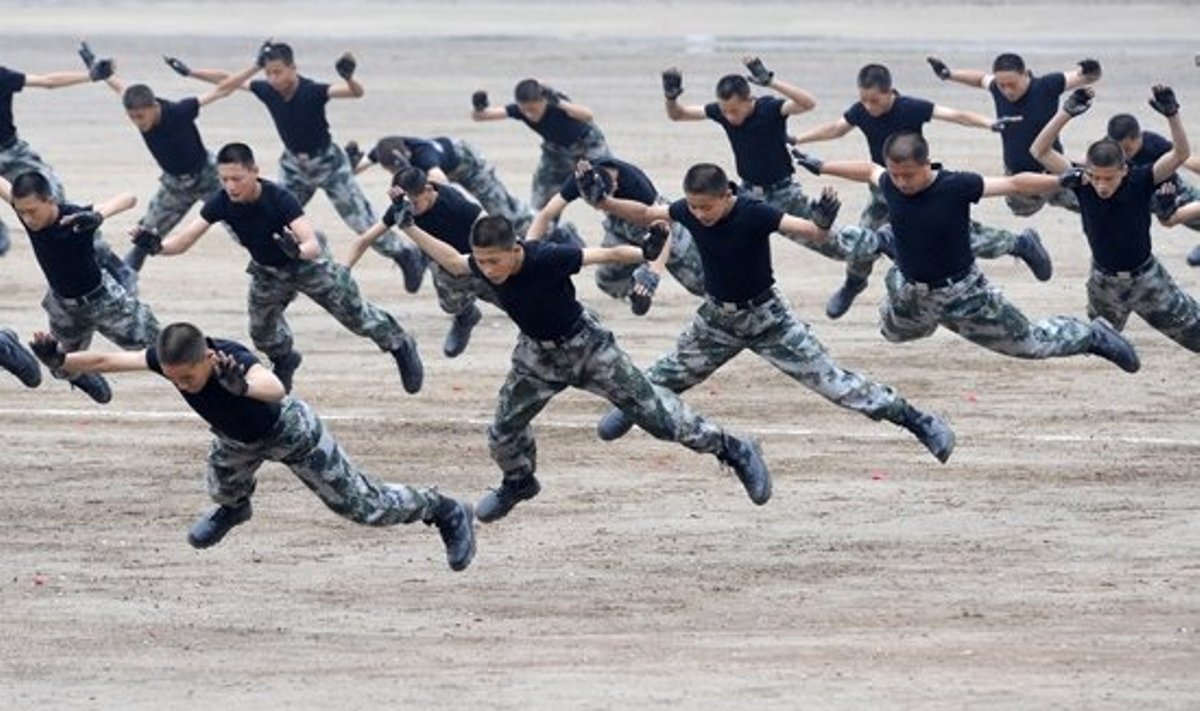 Treniruojasi Kinijos kariai. 