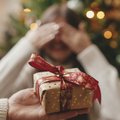 Populiarėja dovanos, kurių nereikia pakuoti: psichologė išskyrė jų naudas