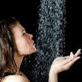 Šalto dušo nauda: gydo depresiją ir didina vyrų vaisingumą