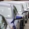 Lustų krizė vis dar smukdo naujų automobilių pardavimus: tokių modelių registravimas liepą krito beveik 34 proc.