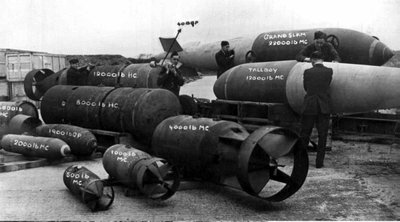 Antrojo pasaulinio karo metų britų aviacinės bombos.