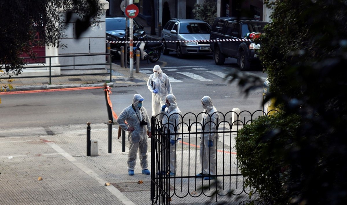 Atėnuose prie bažnyčios driokstelėjus sprogimui sužeistas policininkas