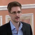 Сноуден попросил политического убежища в России