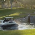 Pademonstruotas naujoviškas golfomobilis su oro pagalve