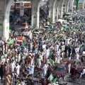 Tūkstančiai musulmonų Pietų Azijoje protestavo prieš pranašo Mahometo įžeidimą