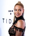 Aptempta suknia išryškino dvynukų besilaukiančios Beyonce gerokai padidėjusį pilvuką: gimdymas - ne už kalnų