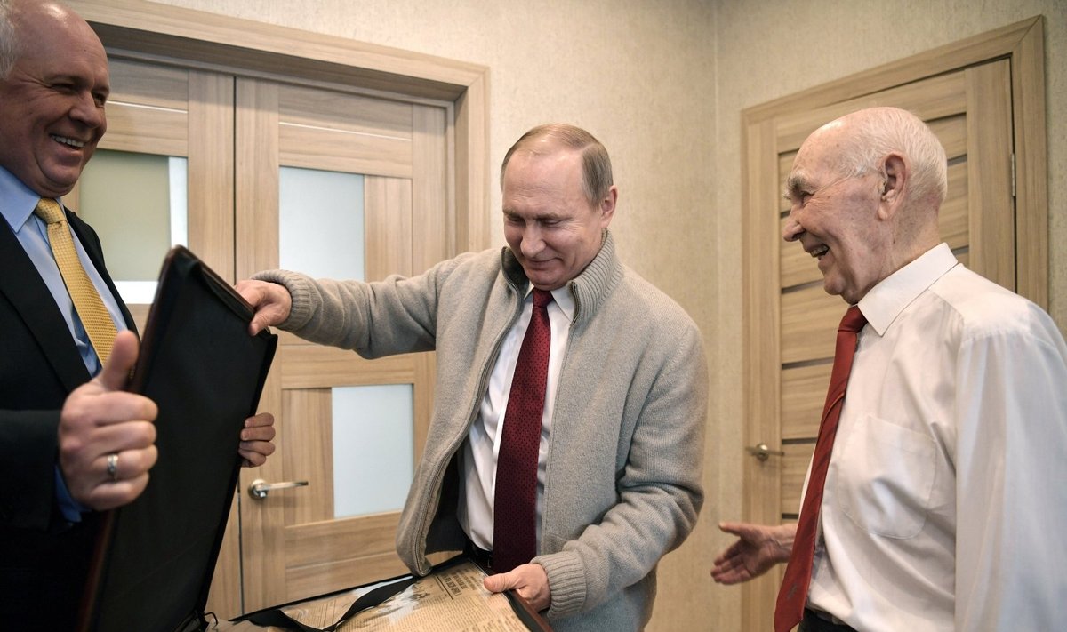 Sergejus Čemezovas, Vladimiras Putinas, Lazaras Matvejevas