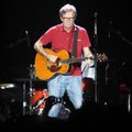 E. Claptonas publikos dėmesį prikaustė ir be spalvingų cirko numerių