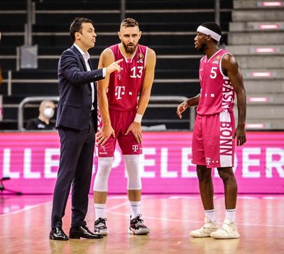 Deividas Gailius (viduryje, Foto: "Telekom Baskets")