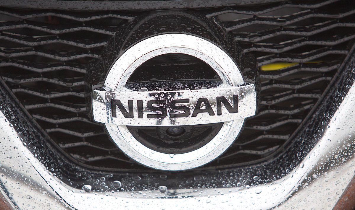 "Nissan"