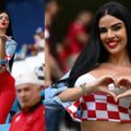 Seksualiausia kroatų futbolo fanė sulaukė komentatorių įniršio: slėpk krūtinę, nes žaidėjai nesusikaupia