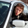 Britų mokslininkai: vairuojant ilgiau nei 2 val. per dieną, kvailėjama