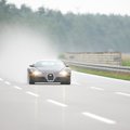 „Bugatti“ į savo istoriją įsirašė įspūdingą rekordą: automobiliu perlipo 400 km/val. ribą