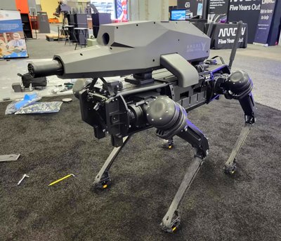 Robotai gali būti panaudoti ir karo pramonėje. Boston Dynamics/Ghost Robotics U.S. Air Force Tech. Sgt. Cory D. Payne/DVIDS nuotr.