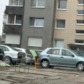 Skaitytojo naujiena. Vilniuje – dar nematyti būdai „užsirezervuoti“ vietą automobiliui kieme