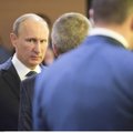 V. Putinas neslepia pykčio: kol demonstravo ginkluotę Sirijoje, buvo pažemintas Europoje