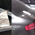 Ant „Audi“ nukritęs betono gabalas įžiebė konfliktą: vairuotojas suabejojo prekybos centro saugumu