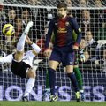 11 metrų baudinį realizavęs L.Messi išplėšė „Barcelona“ klubui lygiąsias Valensijoje