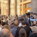 Armėnijos sostinėje – šimtai protestuotojų, kelia reikalavimą Pašinianui
