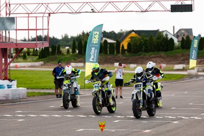 Smalininkuose – dviguba "Super Moto" dozė ir pragariškas karštis