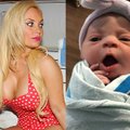 Vos savaitės C. Austin kūdikis pozavo fotosesijoje su apsinuoginusia mama ir aukštakulniais